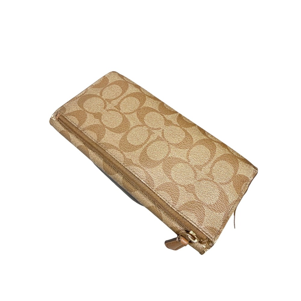 Coach Peyton Signature Wallet - Picture 5 of 8
